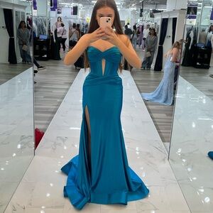 Prom dress (blue)